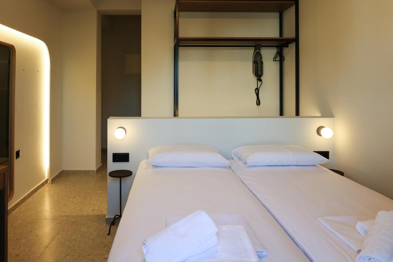 Uphill Unique Boutique Suites Skiathos Exterior foto