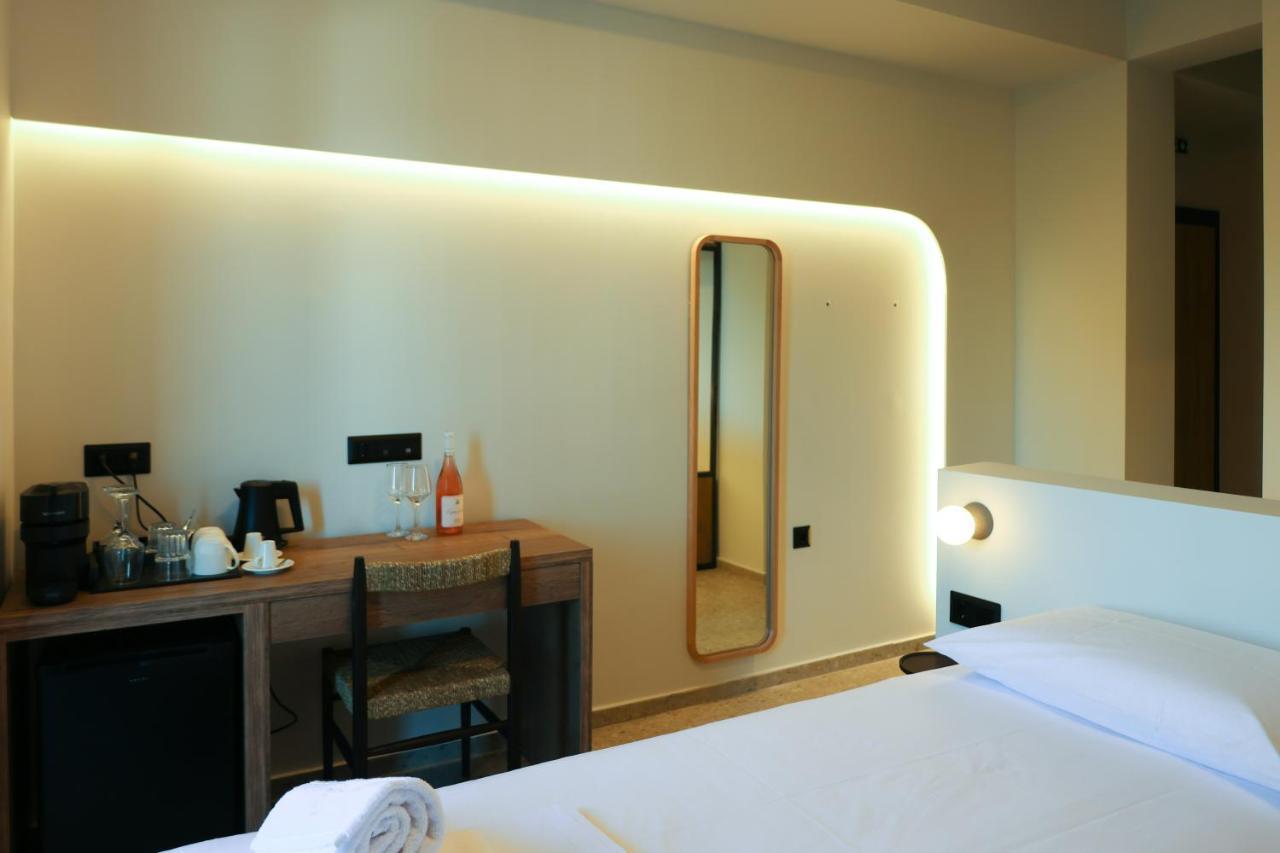 Uphill Unique Boutique Suites Skiathos Exterior foto